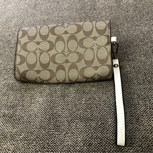 Coach Brown/ tan signature print Wristlet - Picture 2 of 8